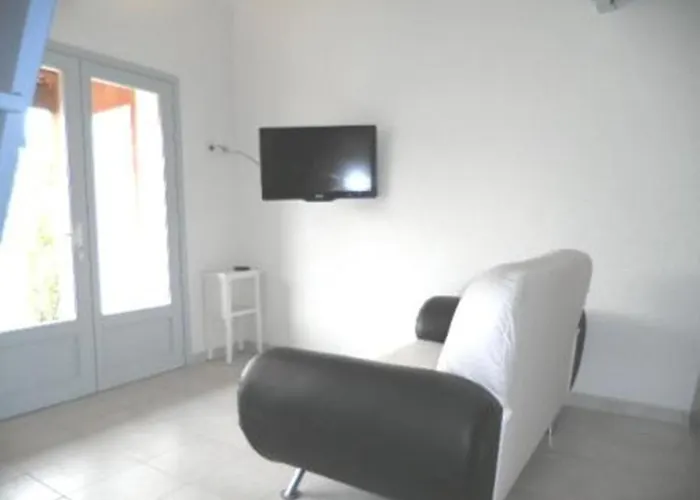 Vila Coquet Pavillon Dans En Bord De Lagune - Ay090-025 *